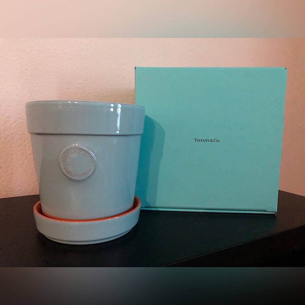 New Large Tiffany and Co New York 6” glazed 2pc terracotta pot set.